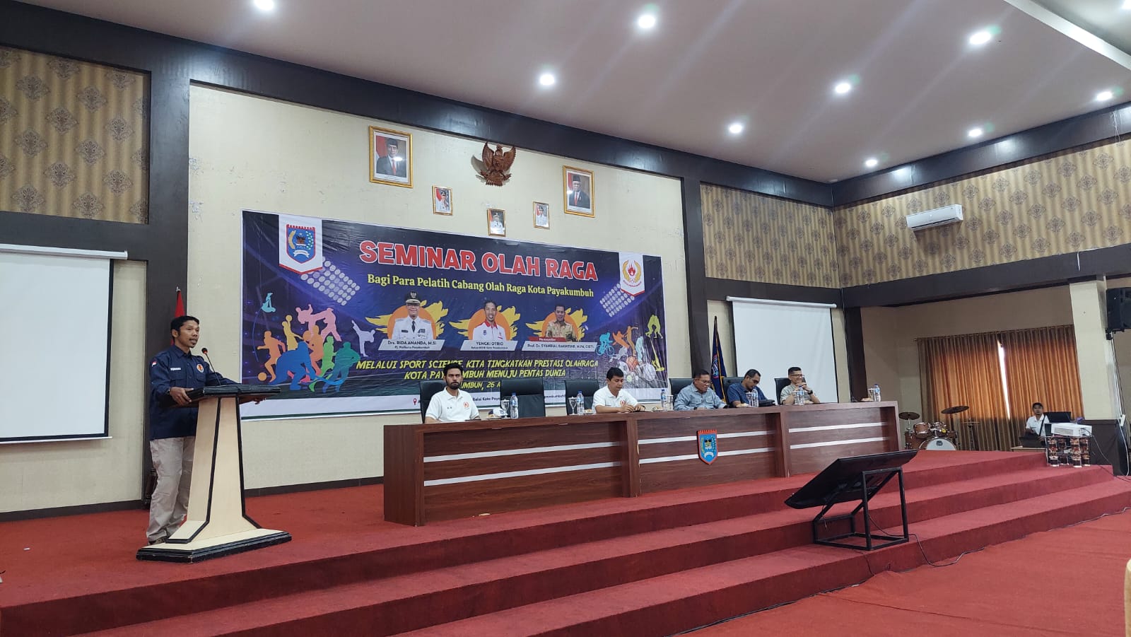 Seminar Olahraga yang digelar KONI untuk para pelatih cabang olahraga (cabor) se-Kota Payakumbuh